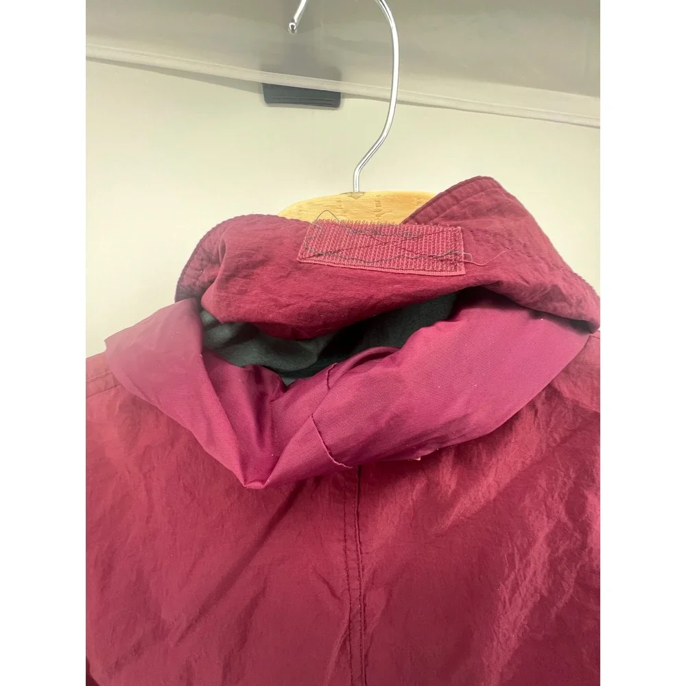 Vintage‎ Colorblock Windbreaker Jacket Burgundy Teal Embroidered Crest Nylon